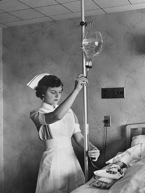 Healthcareinfoguide Nurse Photos History Of Nursing Vintage Nurse