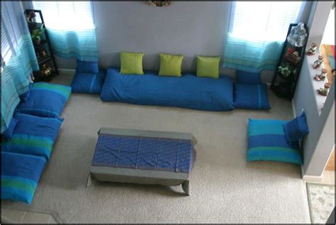 This image is provided only for personal use. Super Nyaman, 10 Ide Desain Ruang Tamu Lesehan Tanpa Sofa ...