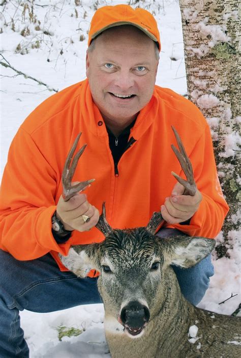 Minnesota Deer Hunters Group Wants To End Deer Farming