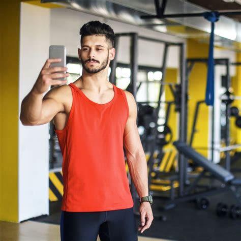 Top 7 Tips To Get Perfect Gym Selfies Using A Gym Wall Mirror Dash Of