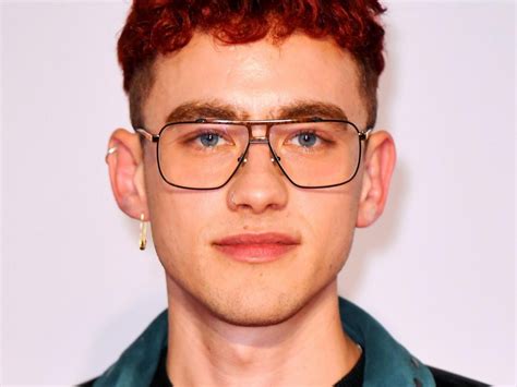 Olly alexander is proudly gay. Olly Alexander's Body Measurements Including Height ...