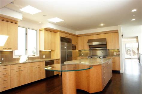 From the l shaped counter to l shaped island table, all of them are suitable and flexible for any style. 37 Fantastic L-Shaped Kitchen Designs