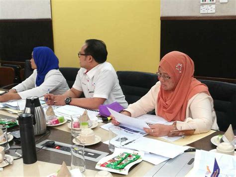 Mengkaji polisi, perundangan dan prosedur berkaitan dengan pengecualian duti / cukai yang diluluskan oleh menteri kewangan. LAWATAN AUDIT SUSULAN PEMATUHAN SAGA BAGI SISTEM ...
