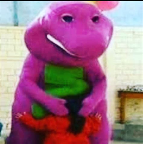 Barney Hug A Color