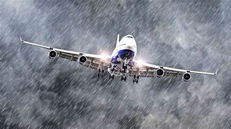 Accidentally Captured An Airplane Landing In Heavy Rain Amazing