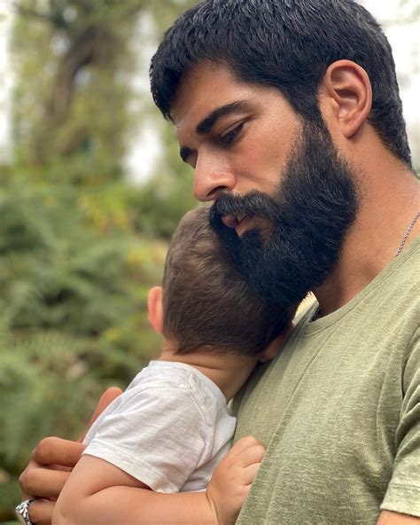Burak Özcivit Poses For The First Time With His Son Karan