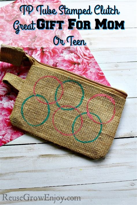 Jul 10, 2020 · well mamas, we at what moms love are here to help with this conundrum, and banish that mom guilt that often comes with screen time once and for all. TP Tube Stamped Clutch - Great Gift For Mom Or Teen ...