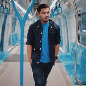 Rupanya ia adalah sebab mak aku berminat dengan salah satu produk yang ditayangkan di cj wow shop. Biodata Karl Shafek, Pengacara CJ Wow Shop | Azhan.co