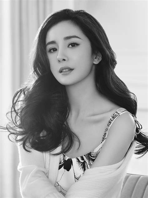 Can Chinas Yang Mi Help Victorias Secret Stage A Comeback Wwd
