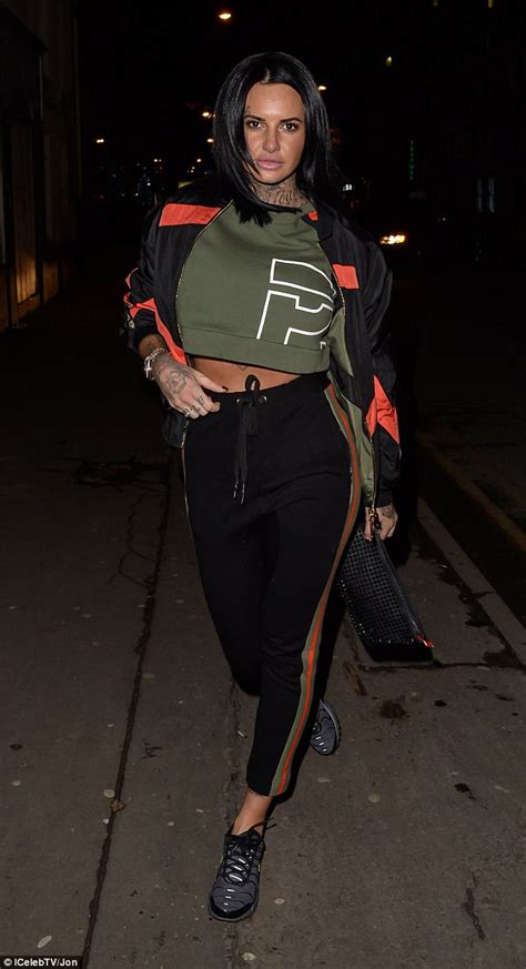 Jemma Lucy Flaunts Her Incredible Abs In Crop Top Daily Mail Online