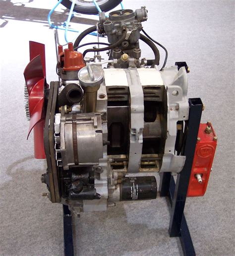 From wikimedia commons, the free media repository. Fichier:NSU Ro 80 engine TCE.jpg — Wikipédia