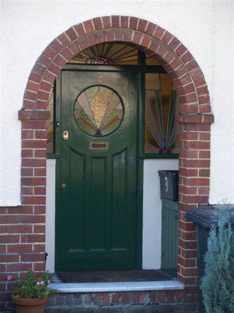 Though most houses today do not have this problem, i have seen master is an arch above the main entrance doorway (mouth of home ) undesired feng shui ? Front door with stained glass; unpainted brick arch. From ...