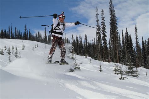 Heli skiing can be a great opportunity for most skiers, but read on for more information about heli skiing and how to choose a heli skiing experience that will be safe and enjoyable. Heli Skiing Top 10 Tips | TheLuxuryVacationGuide