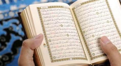 Karena yang dibaca adalah kalamullah (firman allah), bukan koran, bukan perkataan makhluk. Keistimewaan Membaca Al Quran Di Bulan Ramadhan - Eva