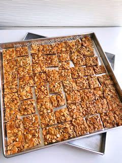 Add in the florentine powder and salt. Miki's Food Archives : Homemade Crispy Florentines (without florentines powder) 杏仁瓜子脆片（无需麦芽粉 ...