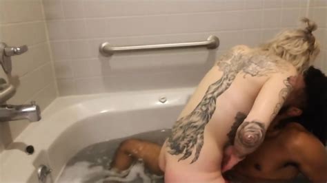 Interracial Couple Making Sex In Bathtub Eporner