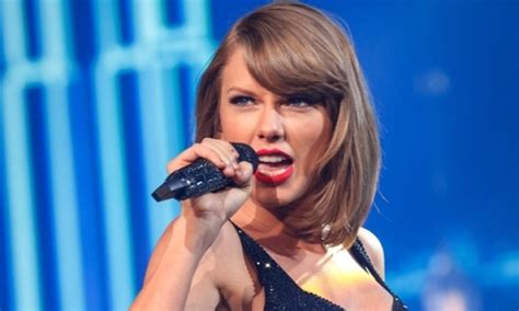 Taylor Swift First Woman To Win Album Of The Year Grammy Twice Indie