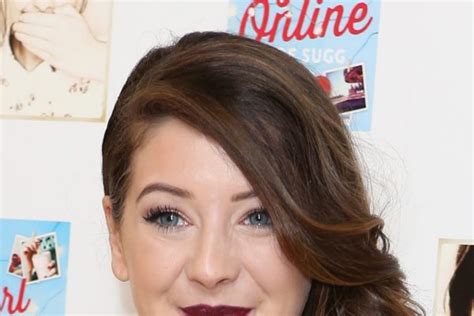 zoella apologises for crude tweets about gay men and fat chavs
