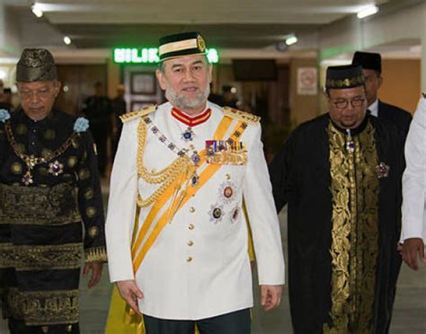 Sultan muhammad v's fulde stil og titel er på malaysisk: Sultan Muhammad V opens Kelantan state assembly - The ...