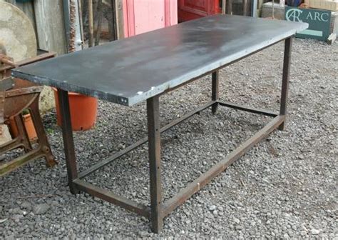 Ideal for large gatherings and family dos, this is the ultimate garden furniture set for this summer. M1306 RECLAIMED SLATE TOPPED GARDEN TABLE, PIZZA OVEN STATION