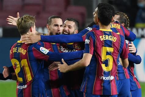 Toda la información de laliga santander, laliga smartbank, y primera división femenina un doblete del ariete más un tanto de sandro dan los tres puntos al cuadro oscense ante un elche que. Resultado del partido Barcelona vs Real Sociedad, La Liga ...