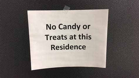 Missouri Sheriff Hands Out ‘no Candy Halloween Signs To Sex Offenders