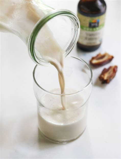 Vanilla Almond Milk Detoxinista