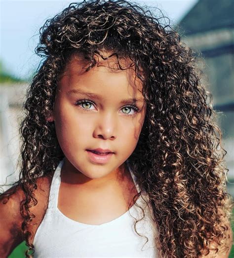 Pin By Venusadahmi On Baby Girl With Green Eyes Curly Hair Baby