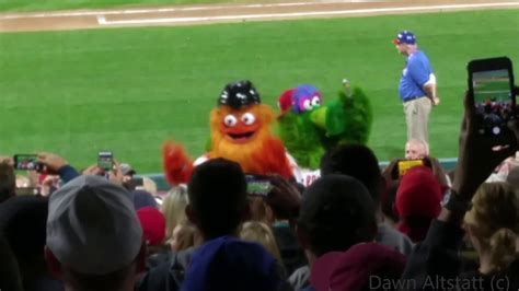 New Gritty The Flyers Mascoy And Phanatic Phillies Mascot Dance Off