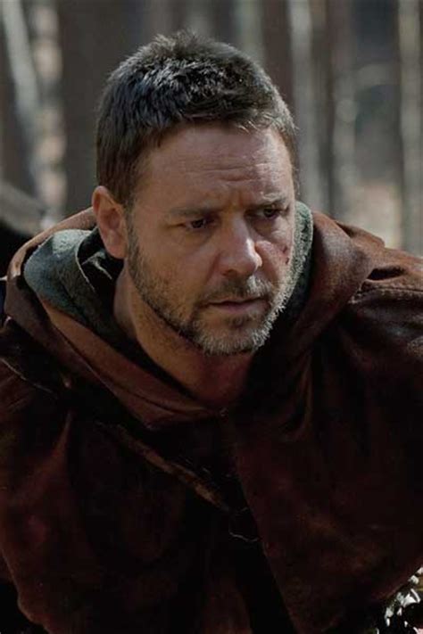 Older than my children, younger than my parents, get the odd job. Russell Crowe foto Robin Hood / 25 de 57