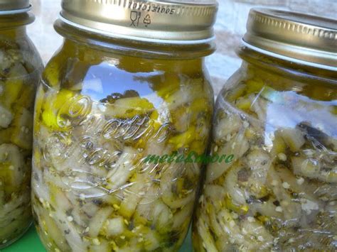 Dopo qualche ora controlliamo che l'olio copra ancora le melanzane, altrimenti lo aggiungiamo. Melenzane sott'olio della Tiziana | Ricette, Pasti ...