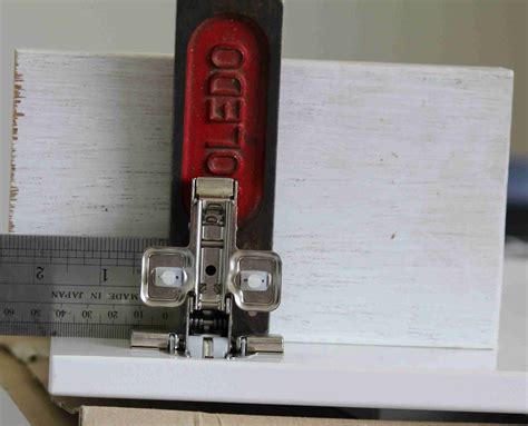 One difference was it had to be 62mm from the top and bottom of the cabinet instead of 48 for this particular door. blog de VK5HSE: IKEA mounting hole dimensions - In case ...