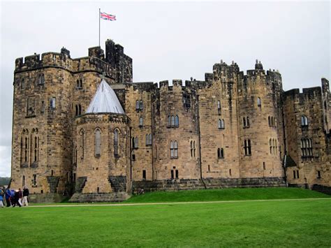 Join a tour or stroll through the castle at your own pace. Harry Potter Tour - Edinburgh | Harry potter tour, Alnwick ...