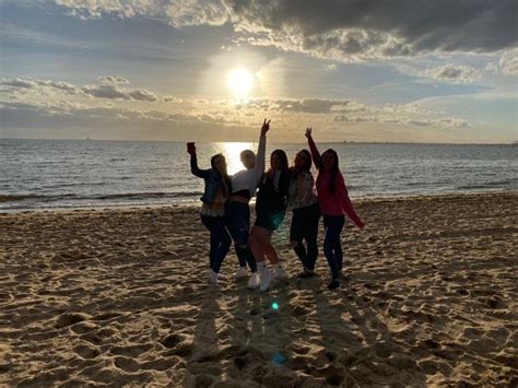 Best gifts for au pairs. Get an Au Pair job in Australia for Free! | Go Overseas