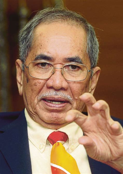 Menteri sumber asli dan alam sekitar, datuk seri dr. Story of the day: 'Govt to allow more to mine, export ...