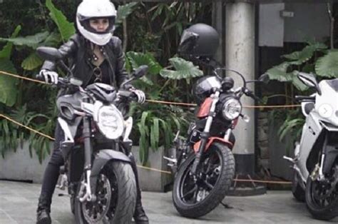 Kumpulan foto maya hamdani, gadis aceh pidie cantik nan mempesona. Ngeri-ngeri Sedap, Artis Seksi Nikita Mirzani Pamer Moge ...