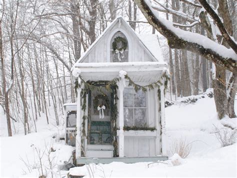 16 Small Space Christmas Decorating Ideas  Tiny House Christmas