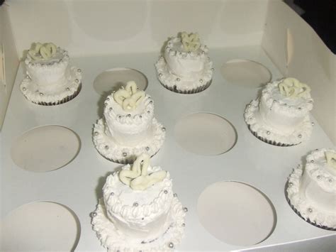 Learn more about wedding cake bakeries in los angeles on the knot. Mini 2 tiered Wedding cupcakes | Cupcake Ideas For You