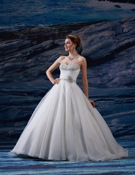 Quando si cerca disperatamente un abito bianco che possa mettere in risalto la propria figura davanti milanoo è un negozio cinese anche se il nome fa pensare alla nostra città italiana. Abiti da Sposa economici basso prezzo Fermo Marche