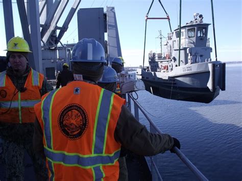Joint Logistics Over The Shore Soldier Sailors Integrate Into Alaska