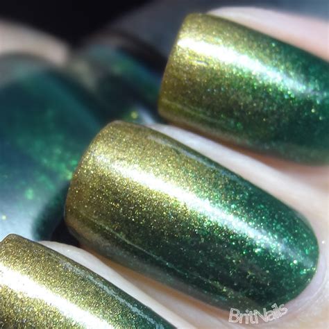Green And Gold Gradient Brit Nails