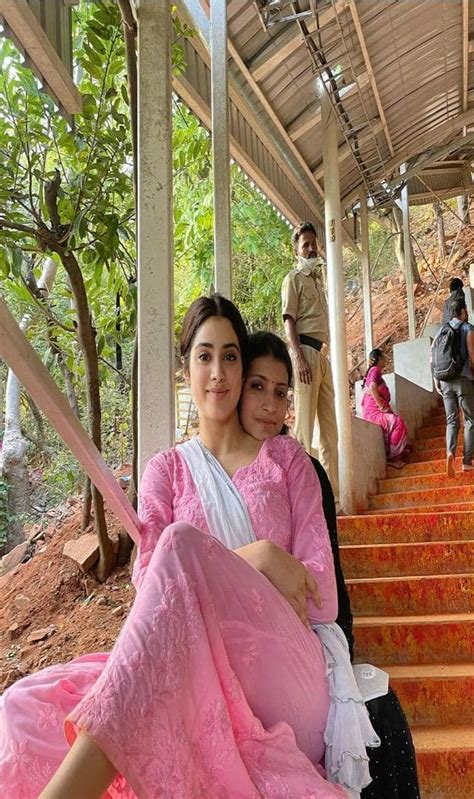 Janhvi Kapoor Arrived To Visit Tirupati Balaji In A Yellow Sari On Her Birthday See Photos