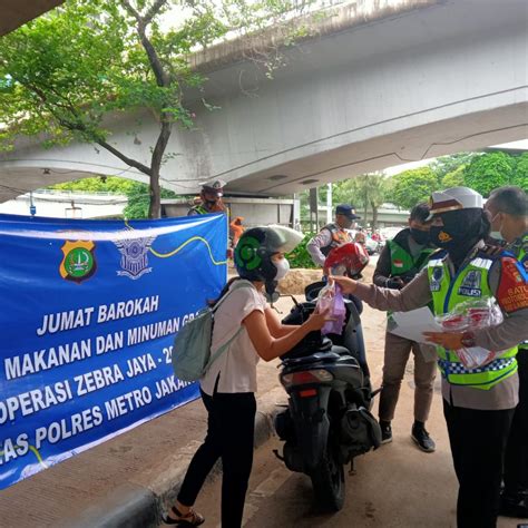 Operasi Zebra Jaya 2021 Sat Lantas Jakarta Barat Selain Memberikan