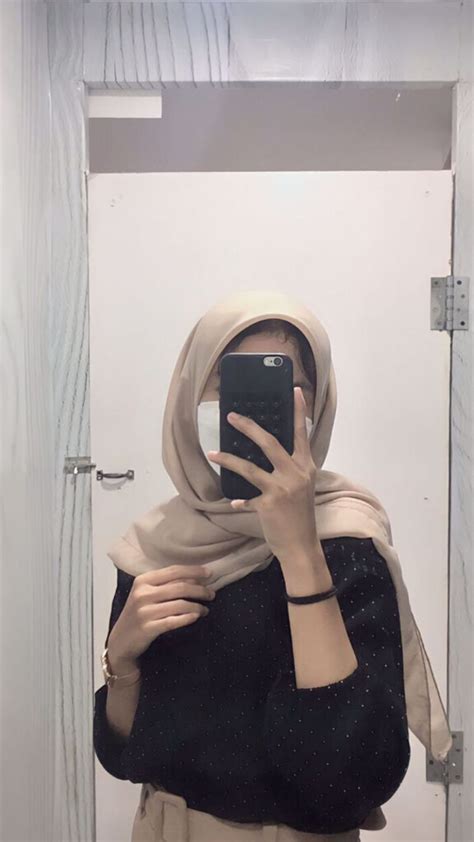 ide foto ootd hijab mirror selfie yang aesthetics matamu