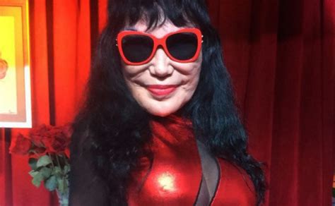 Lyn may y markos d1 (@lyn_may_/instagram). Lyn May ¿embarazada a sus 60 años de edad?