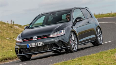 New volkswagen golf gti 2020 review. Volkswagen Golf GTI Clubsport S (2016) review: Two-Minute ...