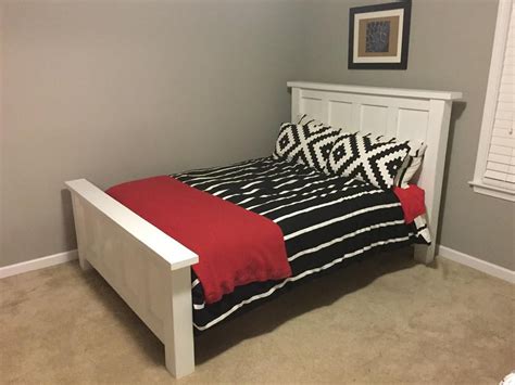 A full mattress is a good compromise for providing more sleeping space while still allowing more use of a room. This plan makes a bed frame for a full size mattress ...