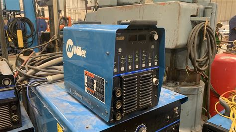Miller Electric Dynasty Dx Constant Current Power Source Welding Machine