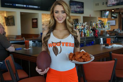 Hooters College Football Win A Trip To Championship Games