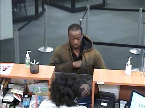 Bank Robbery Suspect Turns Himself In After Police Release Photo